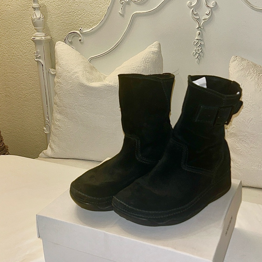 Fitflop Black Suede Winter Boots